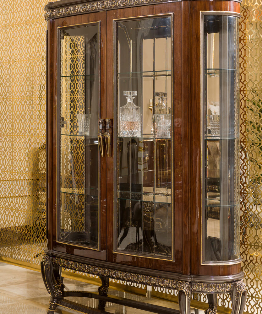 Elegance Classic Showcase