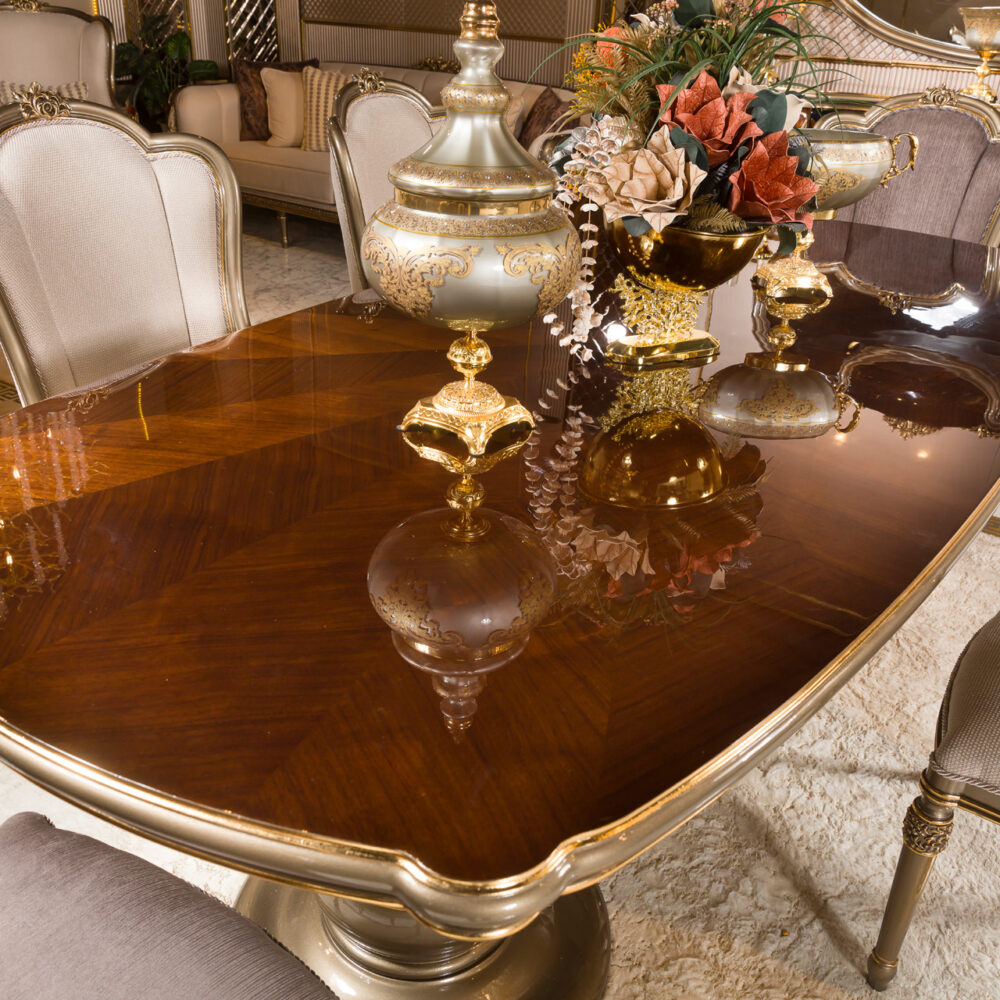 Lucca Classic Table